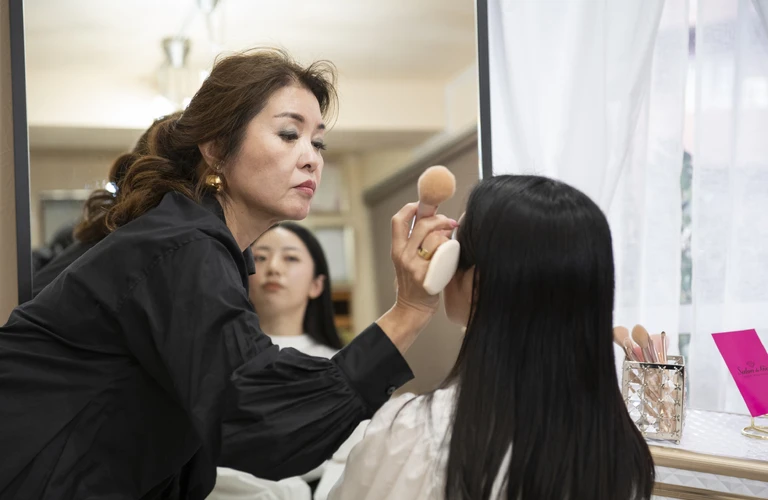輝くあなたへ！Salon de Gioのメイクレッスンでメイクの魔法をかけましょう！